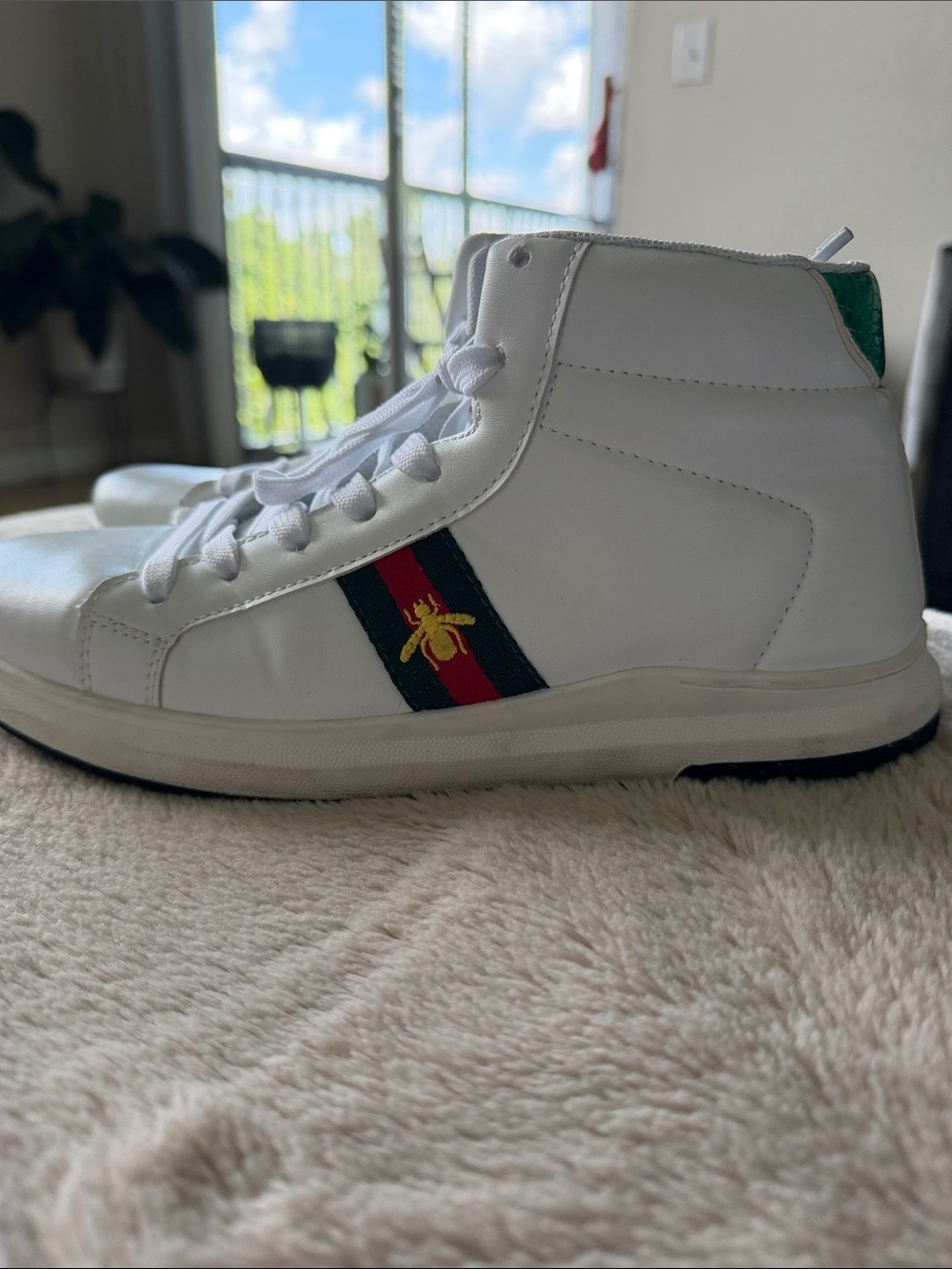 Gucci White High-Top Sneakers with Green Heel and Red-Green Stripe - Picture 2 of 5